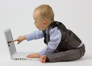 Kinderen van drie jaar twee uur per dag achter computer